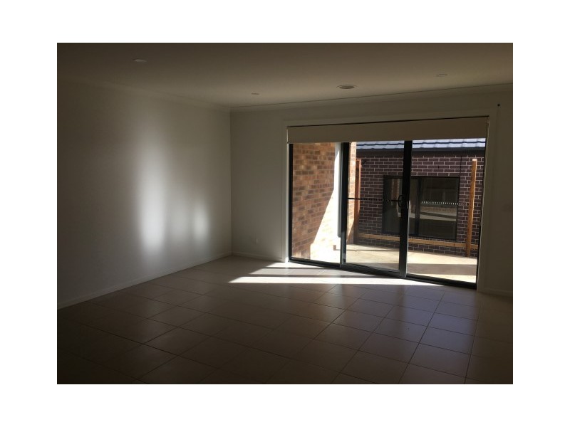 161 Mountainview Boulevard, Cranbourne North VIC 3977