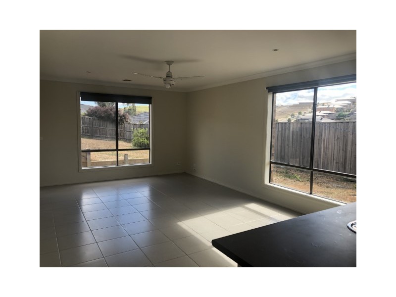 106 Phillip Drive, Sunbury VIC 3429