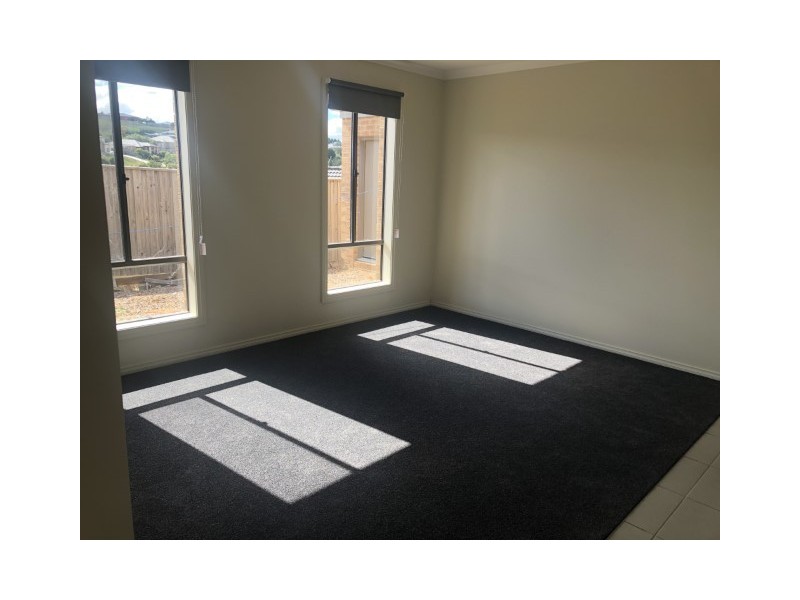 106 Phillip Drive, Sunbury VIC 3429