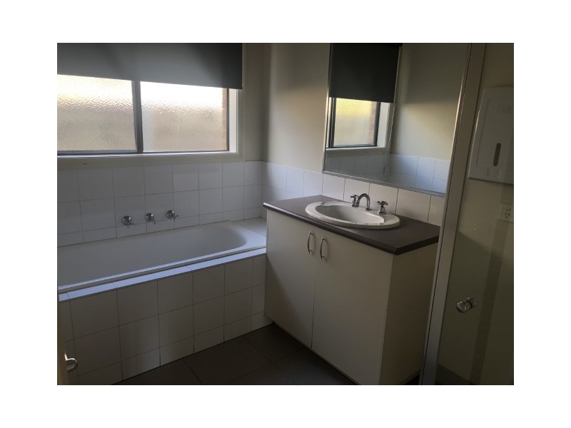 106 Phillip Drive, Sunbury VIC 3429