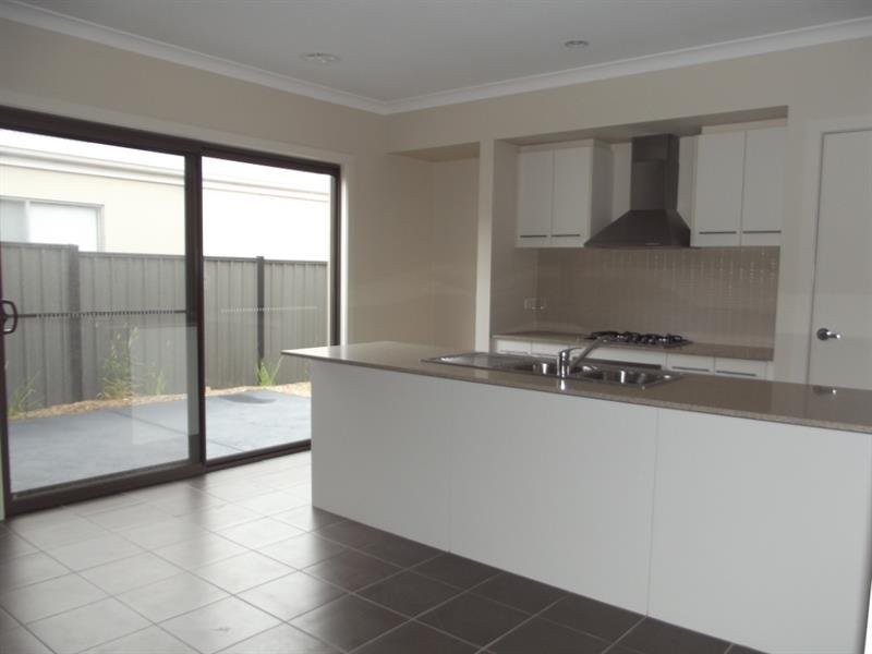 17 Daymar Circuit, Craigieburn VIC 3064