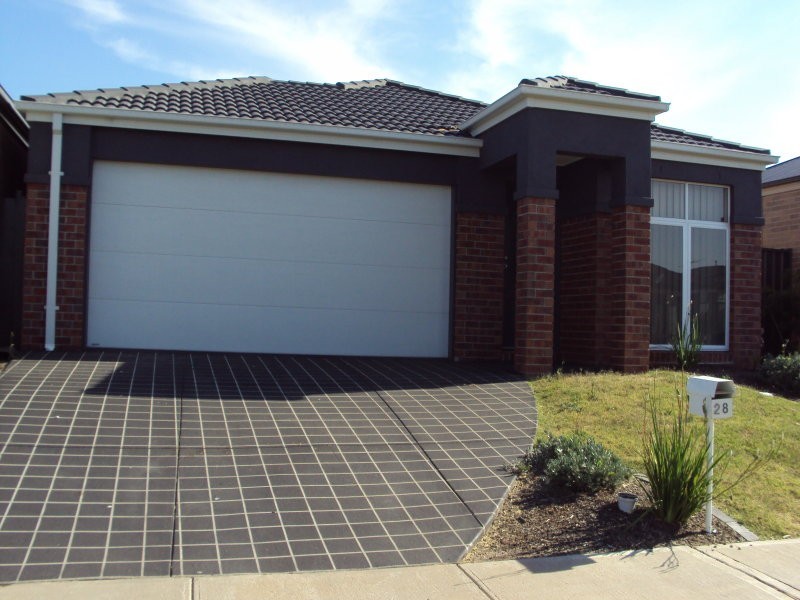 28 Howard Place, Deer Park VIC 3023