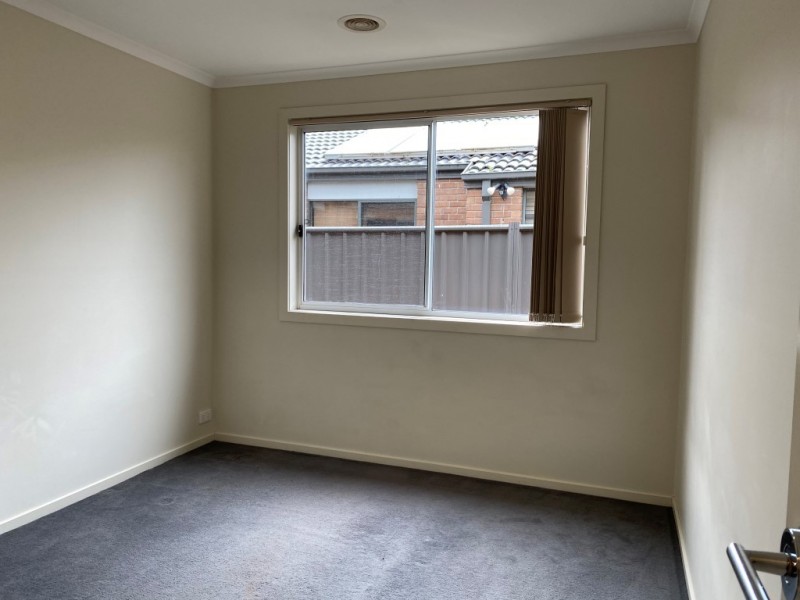 28 Howard Place, Deer Park VIC 3023