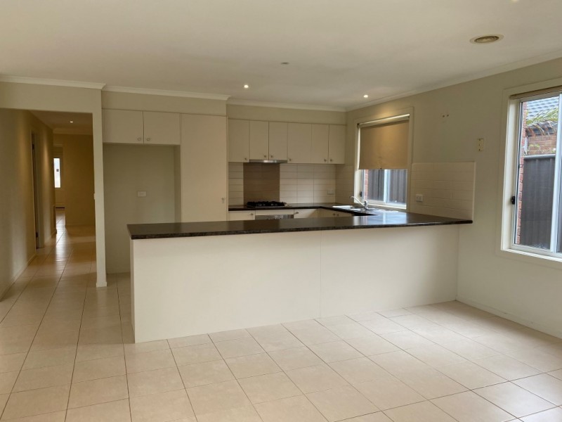 28 Howard Place, Deer Park VIC 3023