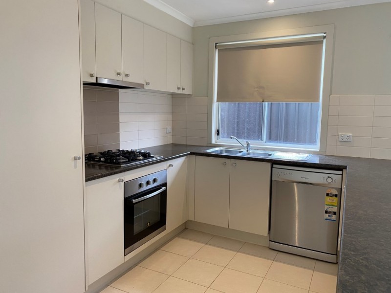 28 Howard Place, Deer Park VIC 3023