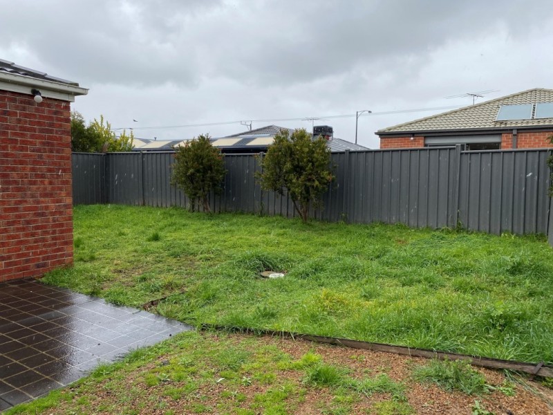 28 Howard Place, Deer Park VIC 3023