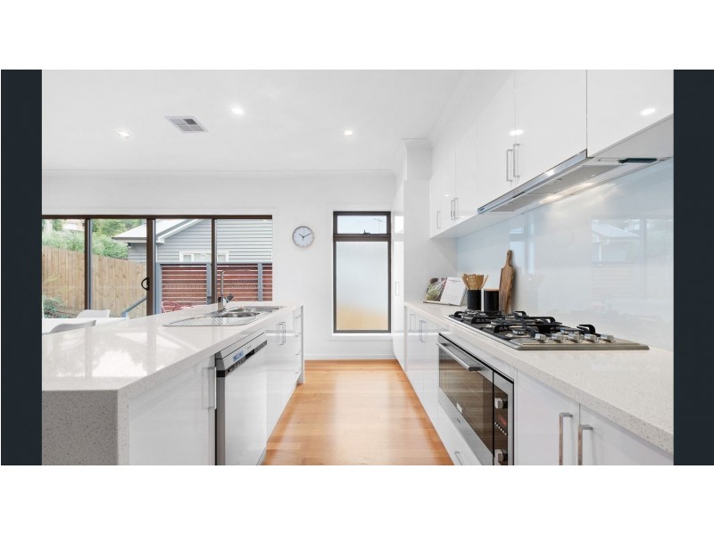 2/57 Loughnan Road, Ringwood VIC 3134