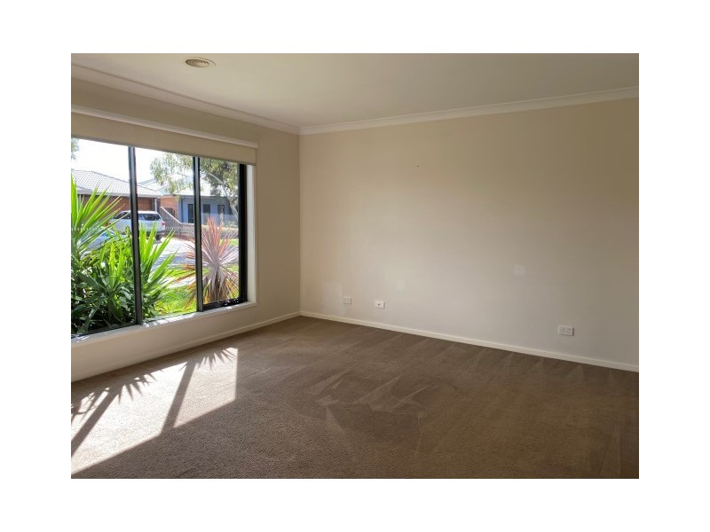 33 Ardenal Crescent, Lalor VIC 3075