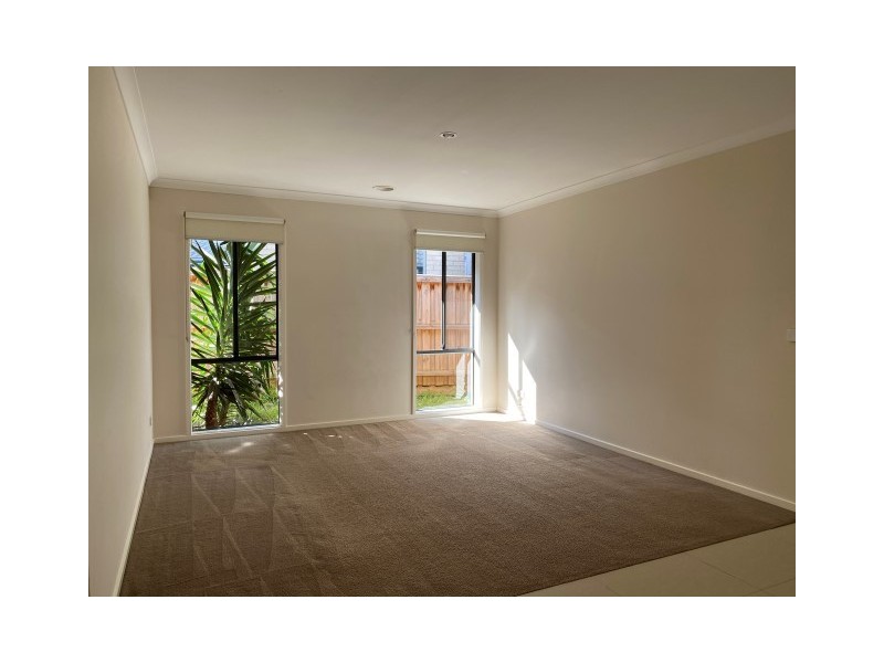 33 Ardenal Crescent, Lalor VIC 3075