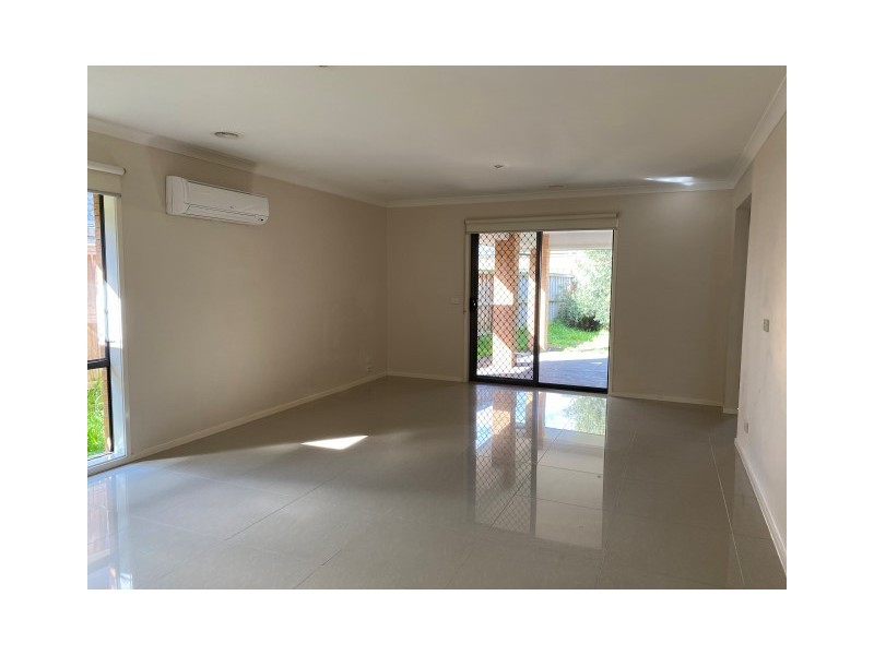 33 Ardenal Crescent, Lalor VIC 3075