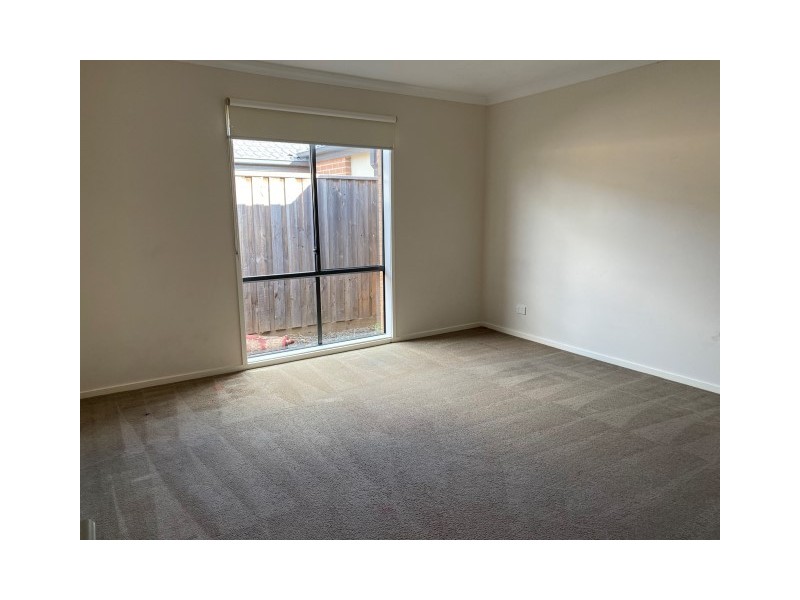 33 Ardenal Crescent, Lalor VIC 3075