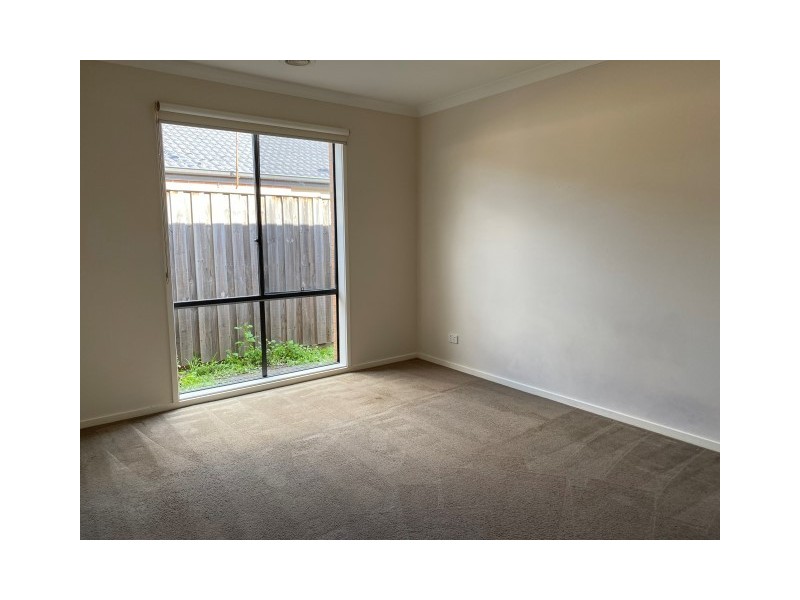 33 Ardenal Crescent, Lalor VIC 3075