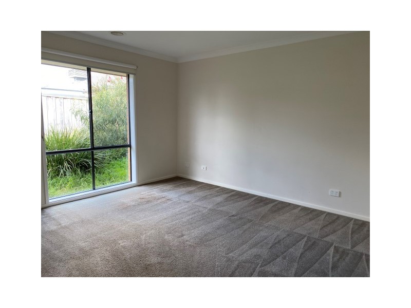 33 Ardenal Crescent, Lalor VIC 3075