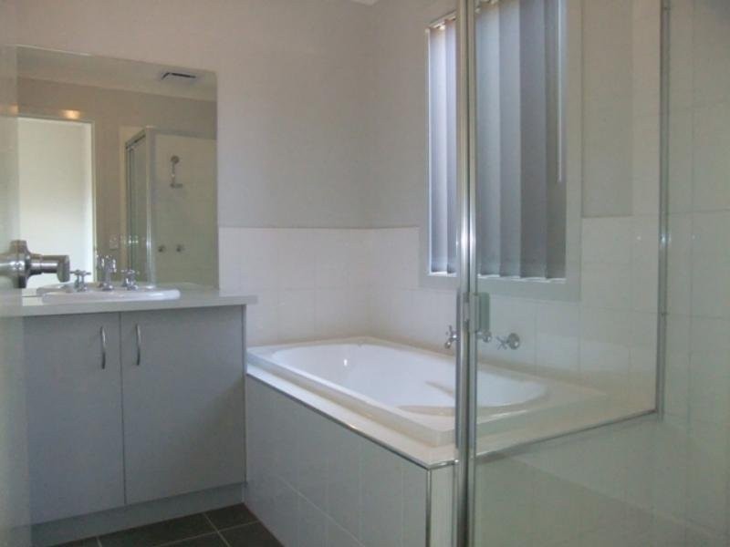 44 Tom Roberts Parade, Point Cook VIC 3030