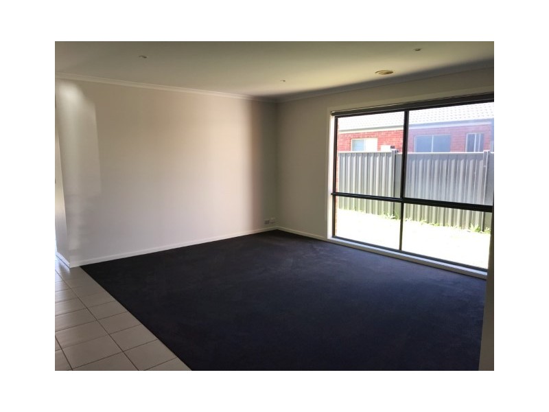 19 Bentley Drive, Deer Park VIC 3023