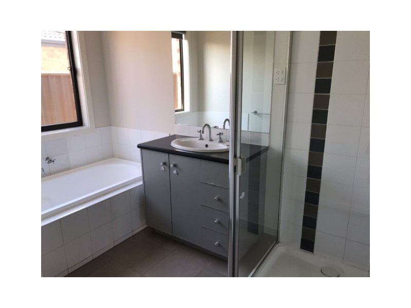 19 Bentley Drive, Deer Park VIC 3023