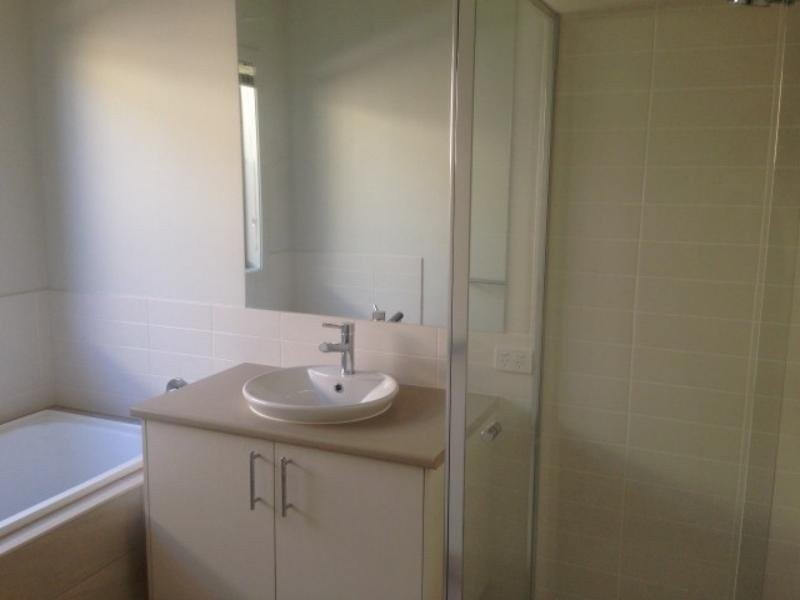 17 Derwent Lane, Sandhurst VIC 3977