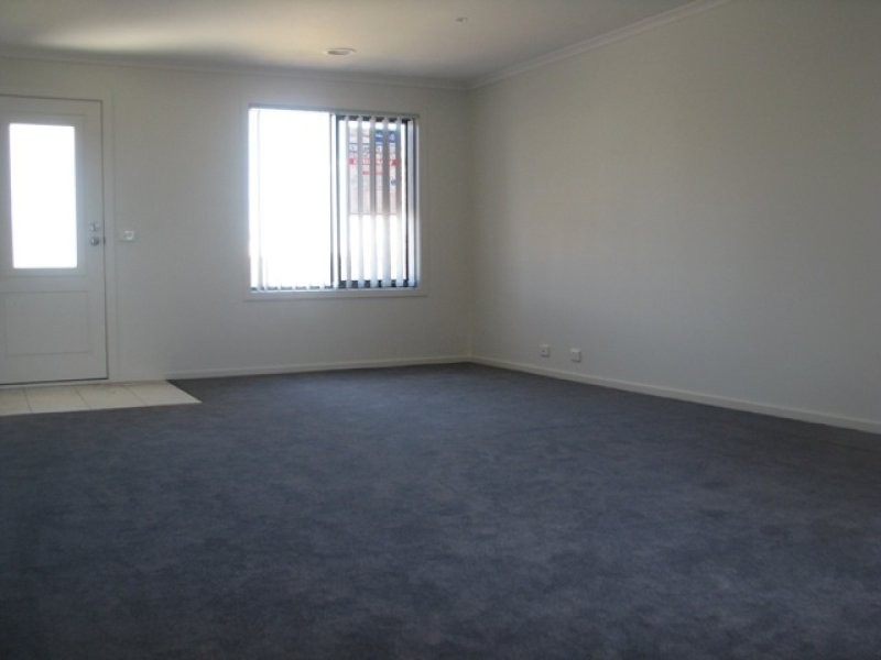 35 Pioneer Drive, Deer Park VIC 3023