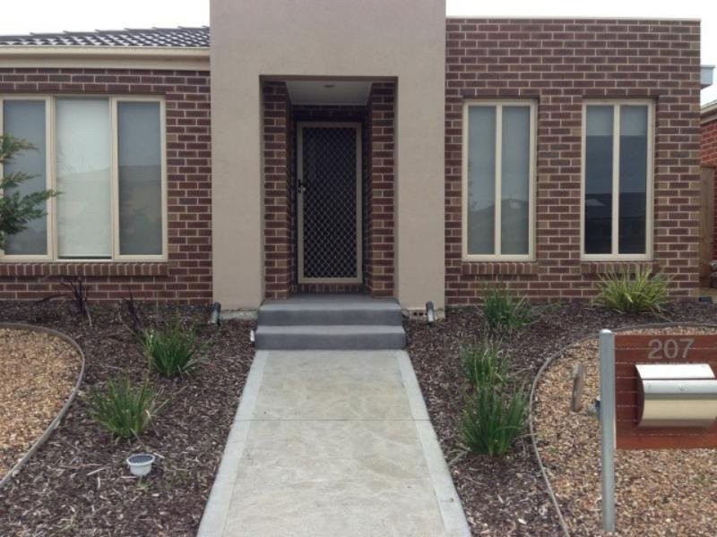 207 Saltwater Promenade, Point Cook VIC 3030
