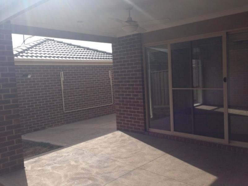 207 Saltwater Promenade, Point Cook VIC 3030