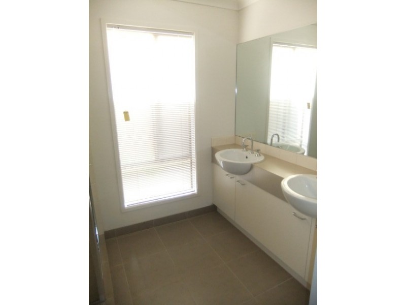 4 Aston Glade, Derrimut VIC 3030