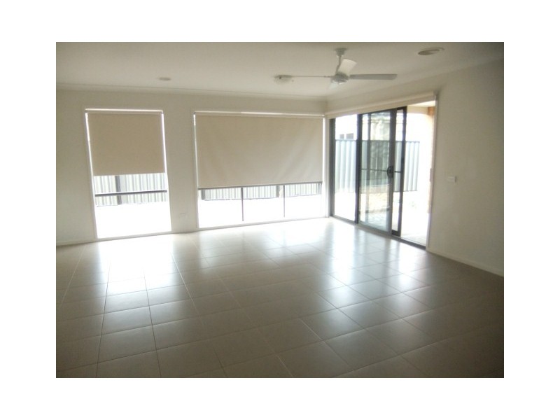 4 Aston Glade, Derrimut VIC 3030