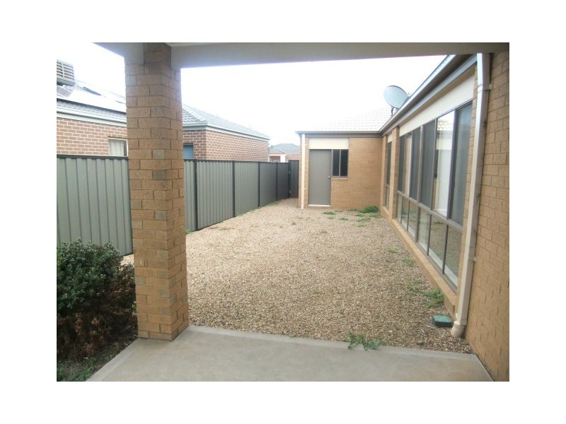4 Aston Glade, Derrimut VIC 3030