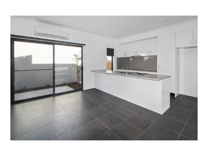 25 Monument Boulevard, Clyde North VIC 3978