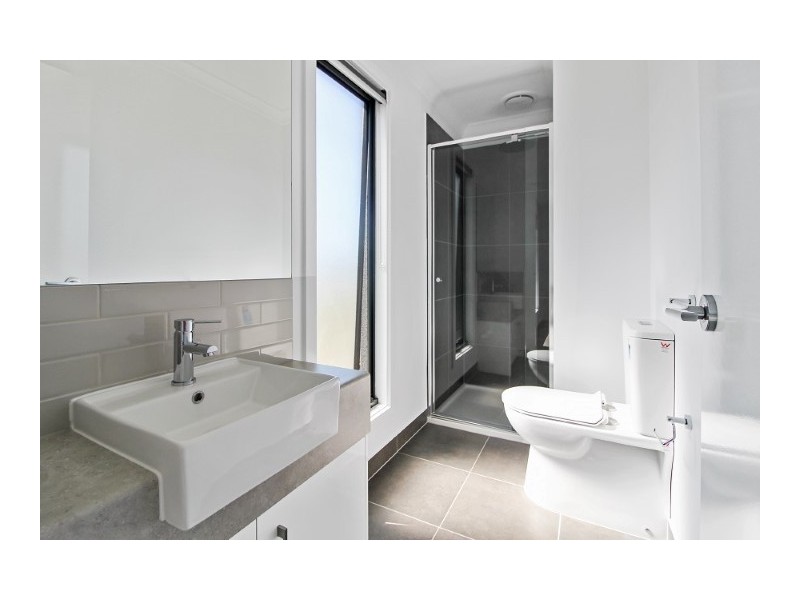 25 Monument Boulevard, Clyde North VIC 3978