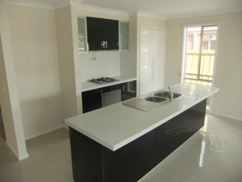 108 Mountainview Boulevard, Cranbourne North VIC 3977