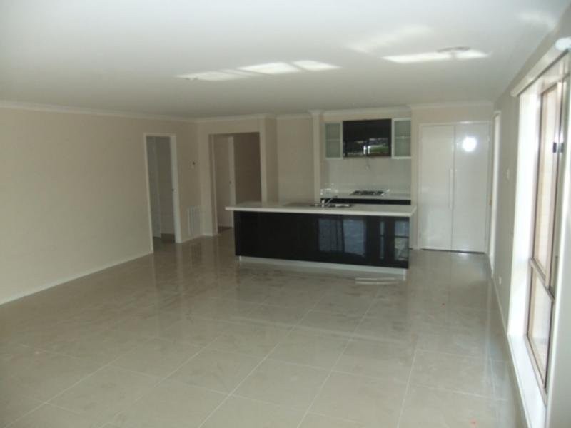 108 Mountainview Boulevard, Cranbourne North VIC 3977