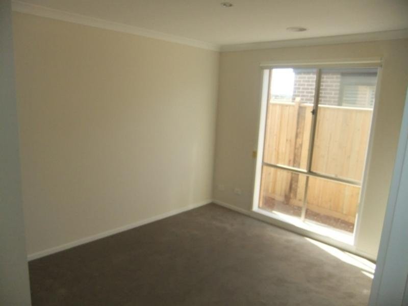 108 Mountainview Boulevard, Cranbourne North VIC 3977