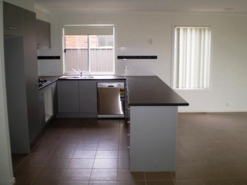 24 Edmondshaw Drive, Deer Park VIC 3023