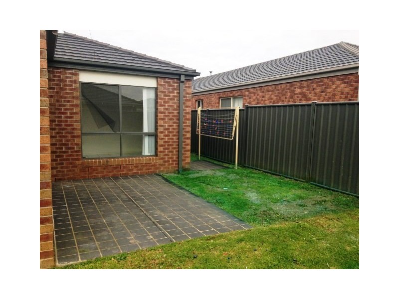 29 Bentley Drive, Deer Park VIC 3023