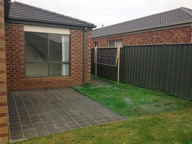 29 Bentley Drive, Deer Park VIC 3023