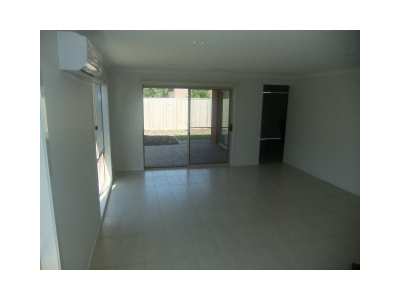 11 Elysian Place, Cranbourne West VIC 3977