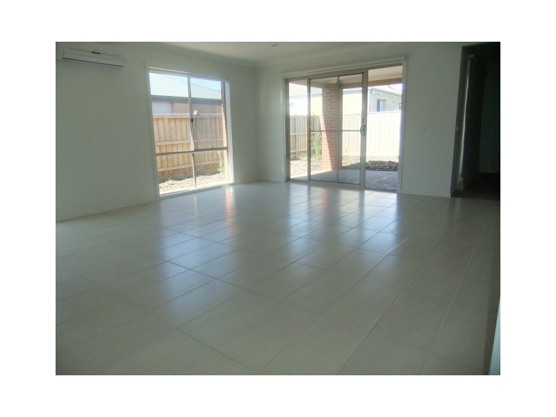 11 Elysian Place, Cranbourne West VIC 3977