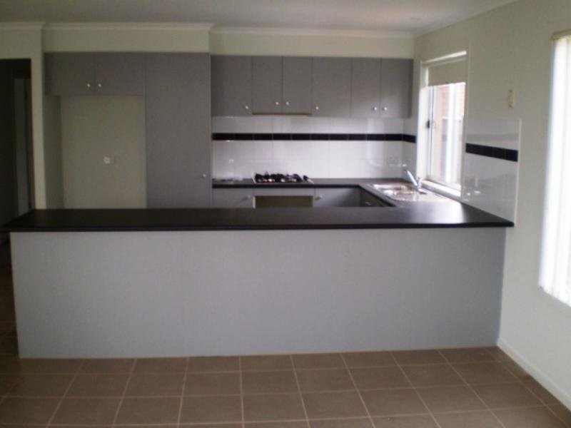 24 Edmondshaw Drive, Deer Park VIC 3023