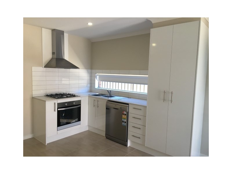 51 Marble Drive, Melton South VIC 3338