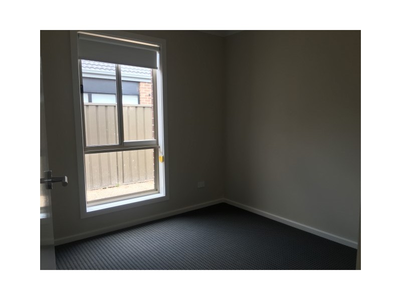 51 Marble Drive, Melton South VIC 3338