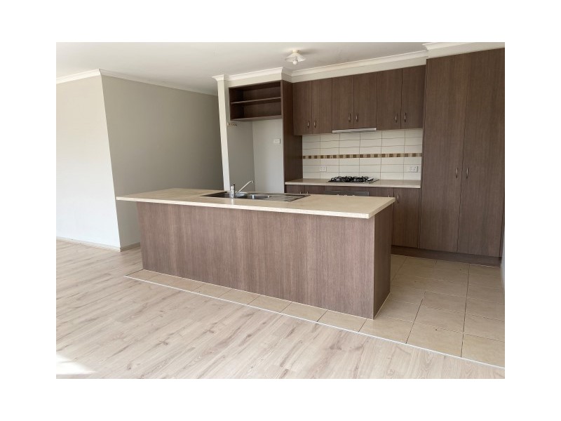 4 Flower Gum Crescent, Tarneit VIC 3029
