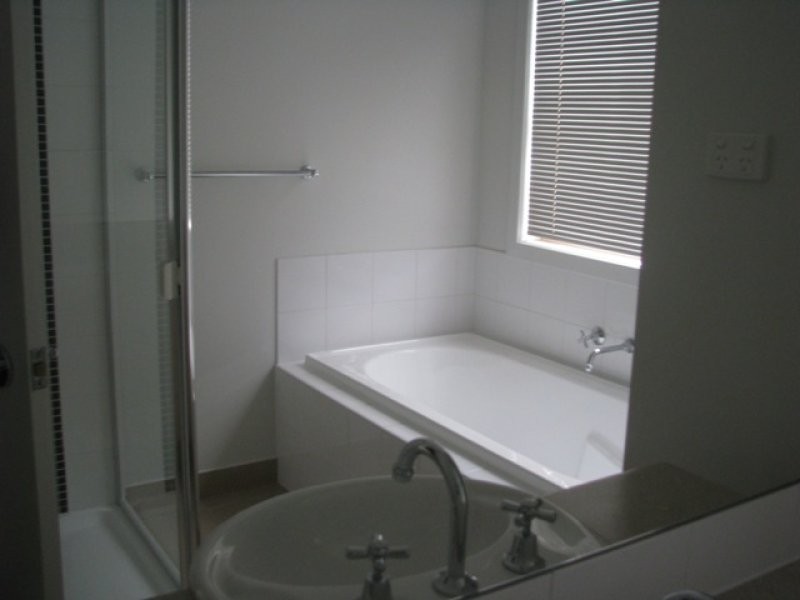 36 Pioneer Drive, Deer Park VIC 3023