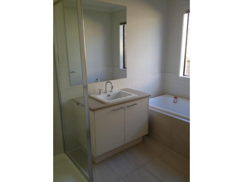 71 Tamborine Avenue, Point Cook VIC 3030