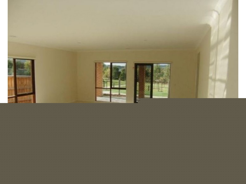 18 Lake Front Mews, Doreen VIC 3754