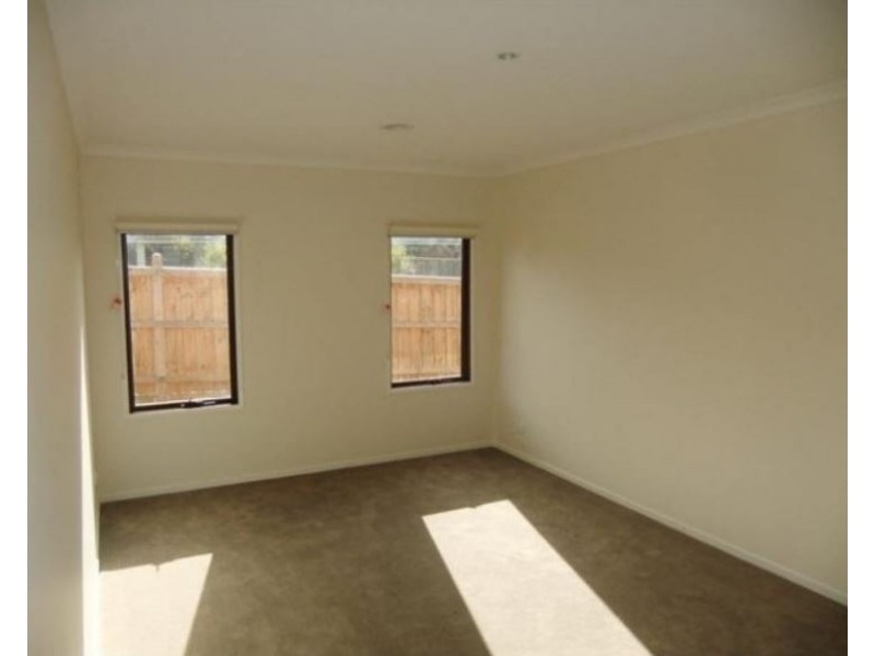 18 Lake Front Mews, Doreen VIC 3754