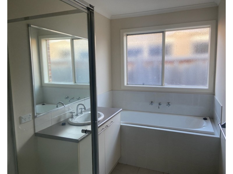 83 Lincolnheath Boulevard, Point Cook VIC 3030