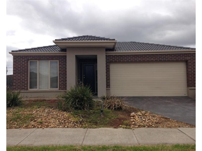 8 Bunker Circuit, Deer Park VIC 3023