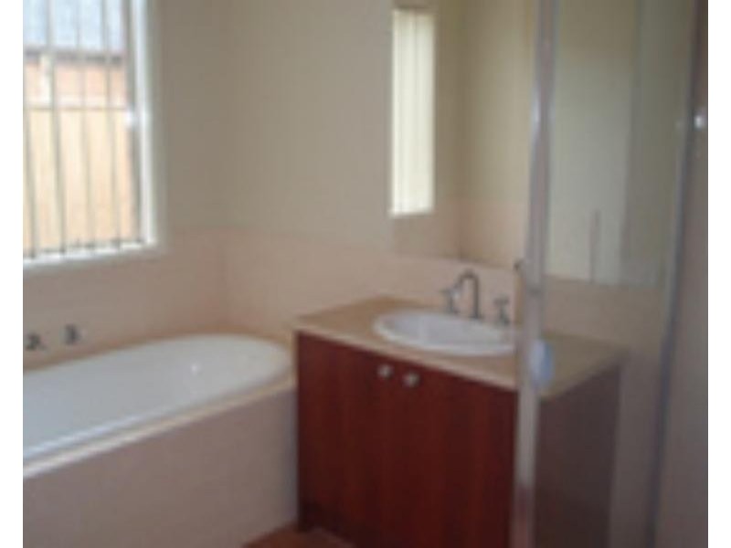 10 Grandiflora Grove, Point Cook VIC 3030