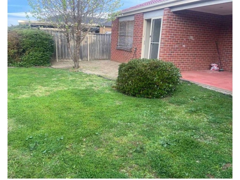 10 Grandiflora Grove, Point Cook VIC 3030