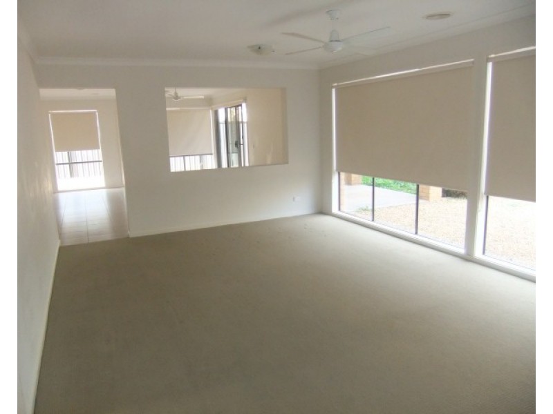 4 Aston Glade, Derrimut VIC 3030